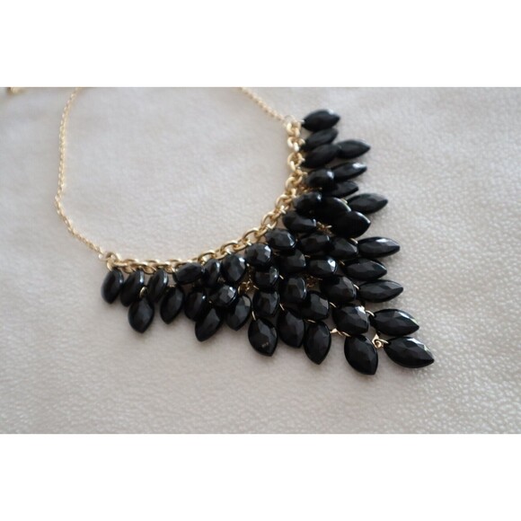 Black Teardrop Plastic Bead Necklace 18"+ Gold Tone Bib Cowl Fashion Jewelry - Picture 12 of 13